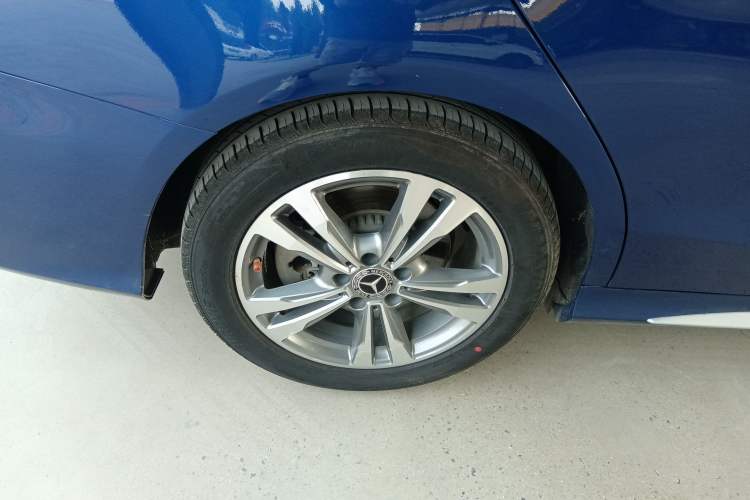 Used Mercedes-Benz C-Class 2019 C 180 L Fashion Edition Sport Version Right Rear Wheel Hub