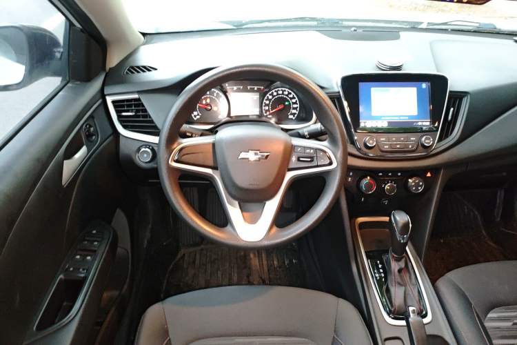 Used Chevrolet Monza 2019 Redline 320T Dual-Clutch Joyful Edition China VI Standard Steering Wheel