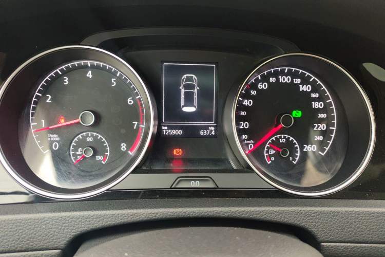 Used Volkswagen Golf 2016 1.4 TSI 25th Anniversary Edition Odometer Close Up