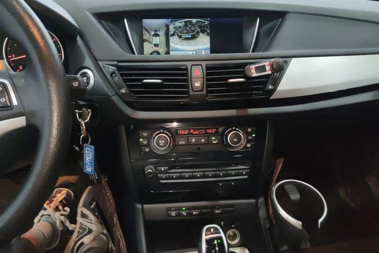 Used BMW X1 2014 sDrive18i Leading Model
