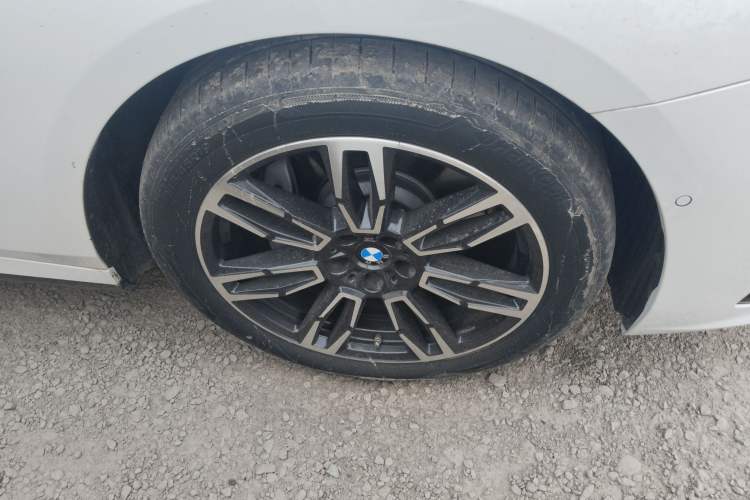 Used BMW 5 Series 2025 530Li Leading Model M Sport Package Right Front Wheel Hub