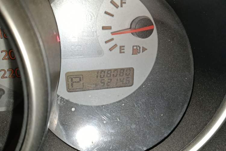Used Nissan Livina 2010 Jingyue Edition 1.6L Automatic All-in-One Model Odometer Close Up