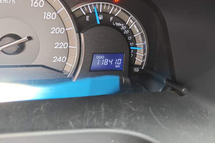 Used Toyota Camry 2012 Junrui 2.0S Radiant Edition Odometer Close Up