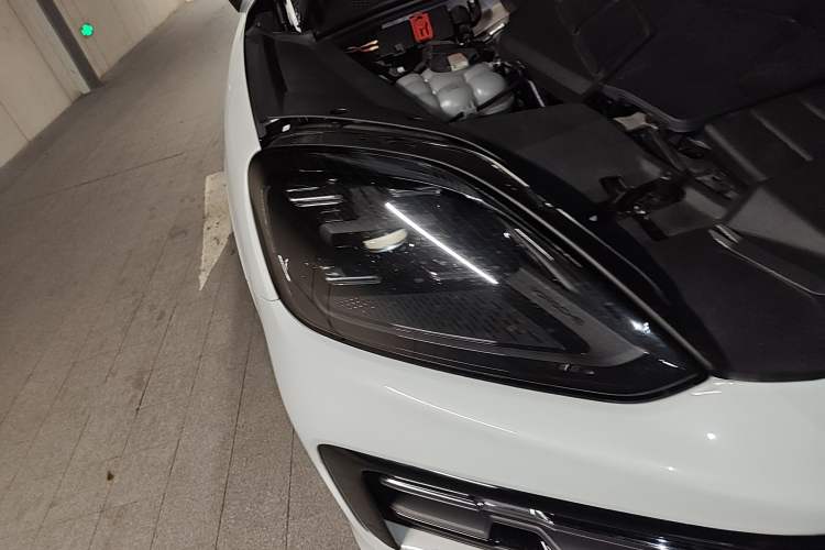 Used Porsche Cayenne 2024 Cayenne 3.0T Right Front Headlight