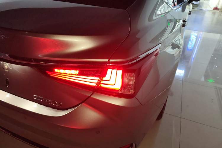 Used Lexus ES 2024 200 Premium Edition
