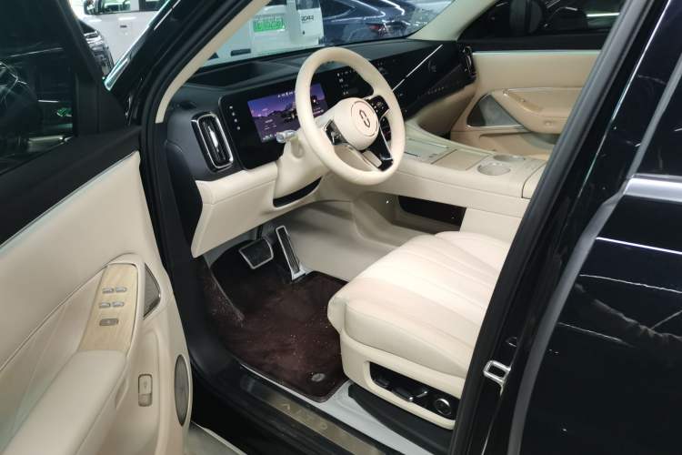 Used Hima AITO M8 2025 Extended-Range Max+ Version 53.4 kWh 6-Seater Edition