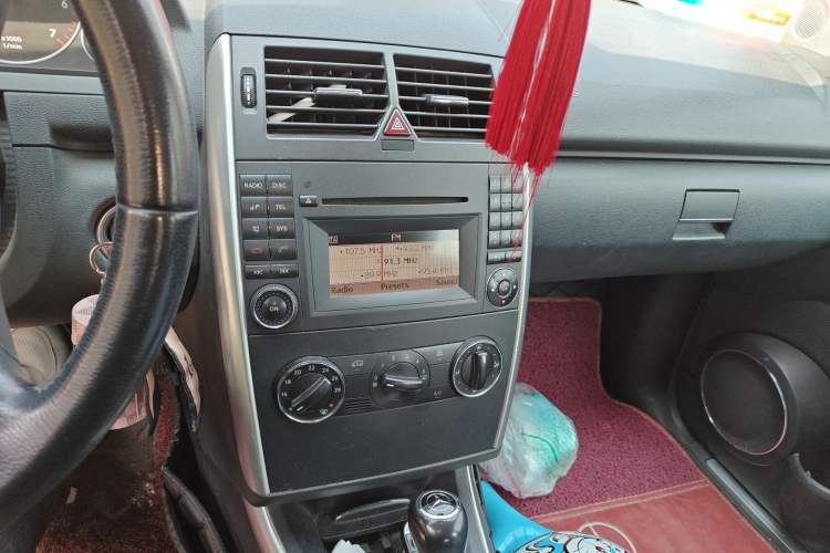 Used Mercedes-Benz A-Class 2011 A 160 Audio And AC Panel