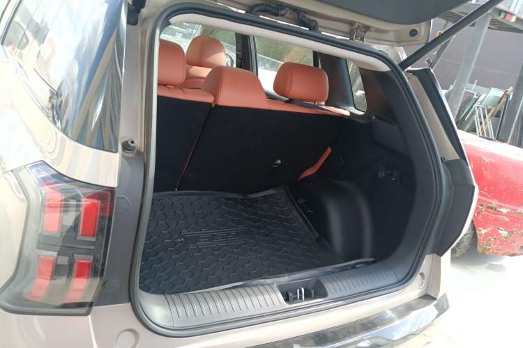 Used AION V 2024 Aion Tyrannosaurus 650 LiDAR Edition Trunk