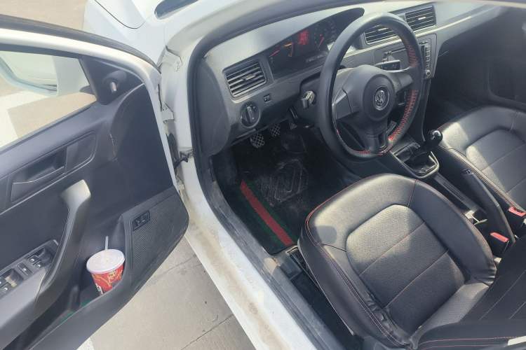 Used Volkswagen Santana 2015 1.4L Manual Fashion Edition Driver Seat