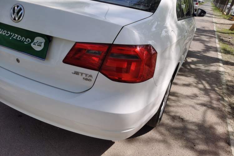 Used Volkswagen Jetta 2015 1.6L Automatic Fashion Model