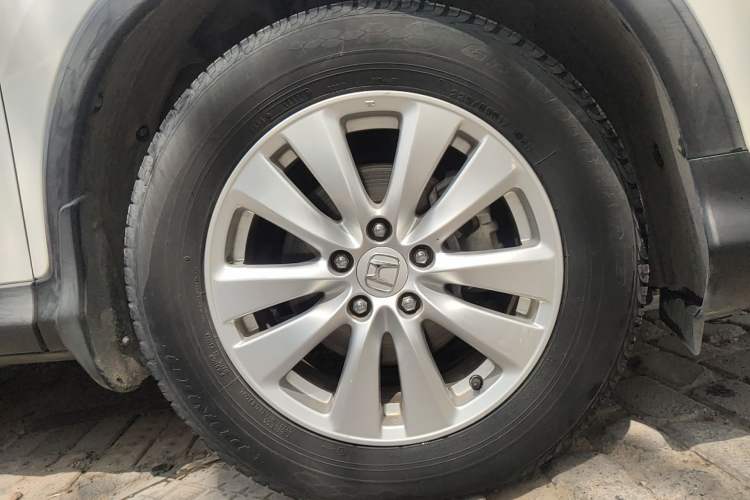 Used Honda CR-V 2016 2.0L Two-Wheel Drive Classic Edition Right Front Wheel Hub