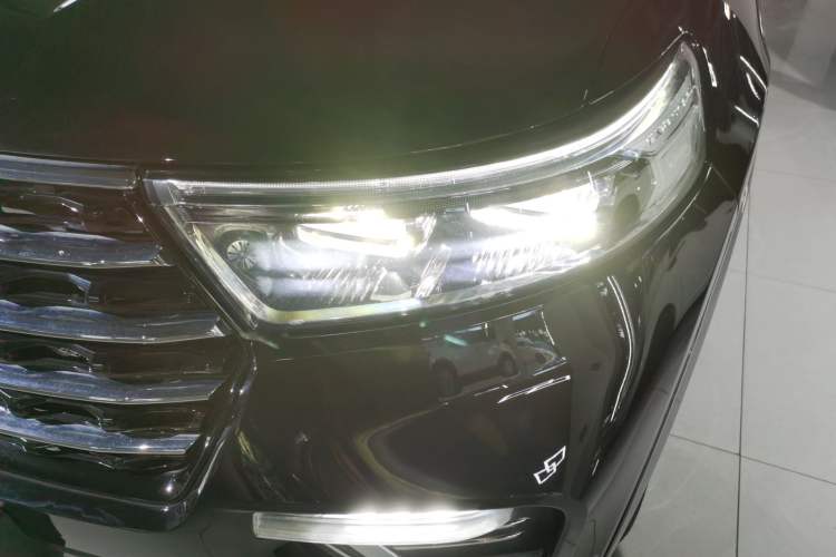 Used Ford Explorer 2020 EcoBoost 285 4x4 Trend Edition 7-Seater Left Front Headlight