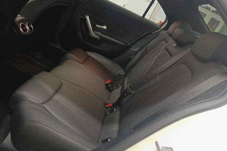 Used Mercedes-Benz A-Class 2022 Restyled A 200 L Sport Sedan Fashion Version
