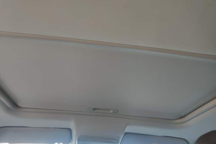 Used Peugeot 3008 2015 2.0L Automatic Classic Edition