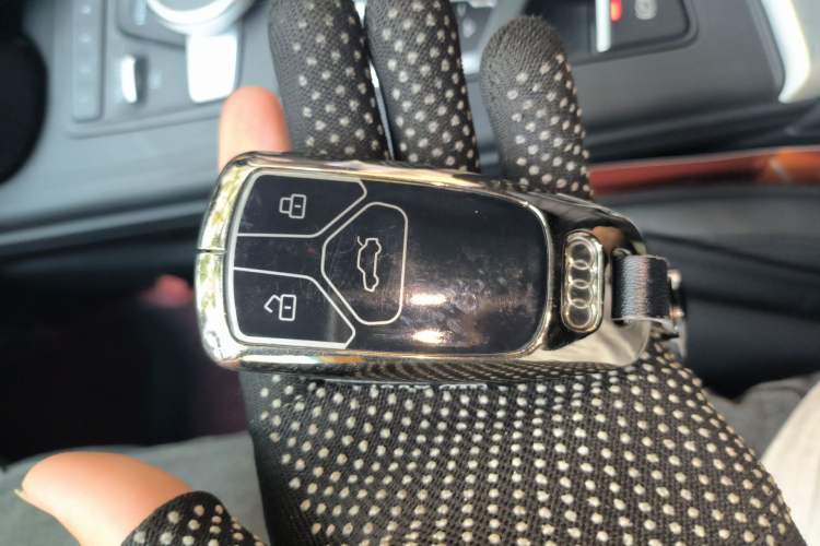 Used Audi A4L 2018 30th Anniversary Edition 40 TFSI Fashion Model Vehicle Key