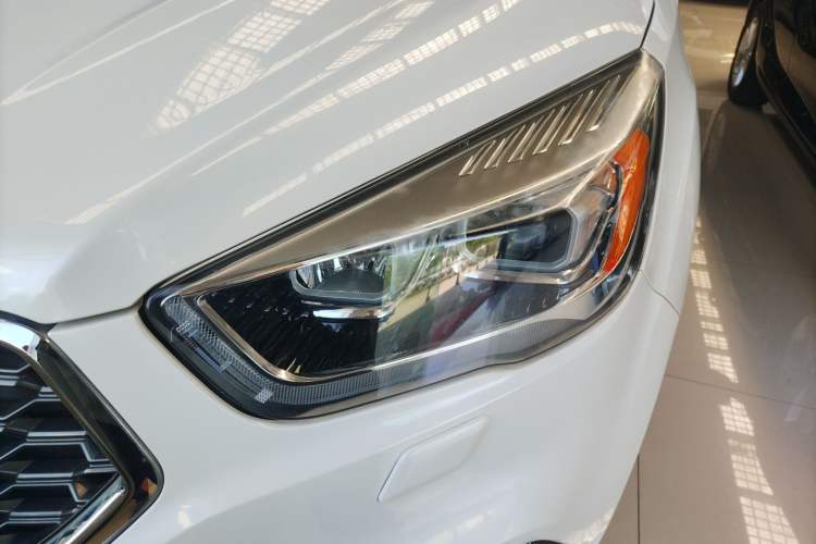 Used Ford Kuga 2019 EcoBoost 180 Two-Wheel-Drive Titanium Plus Model China V Standard
