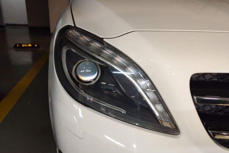 Used Mercedes-Benz B-Class 2013 B 260 Right Front Headlight