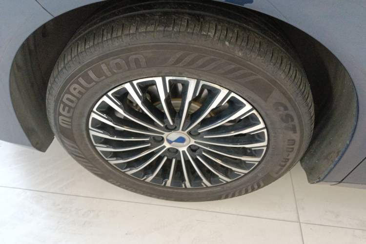 Used Denza D9 2022 DM-i 970 Four-Wheel Drive Prestige Model
