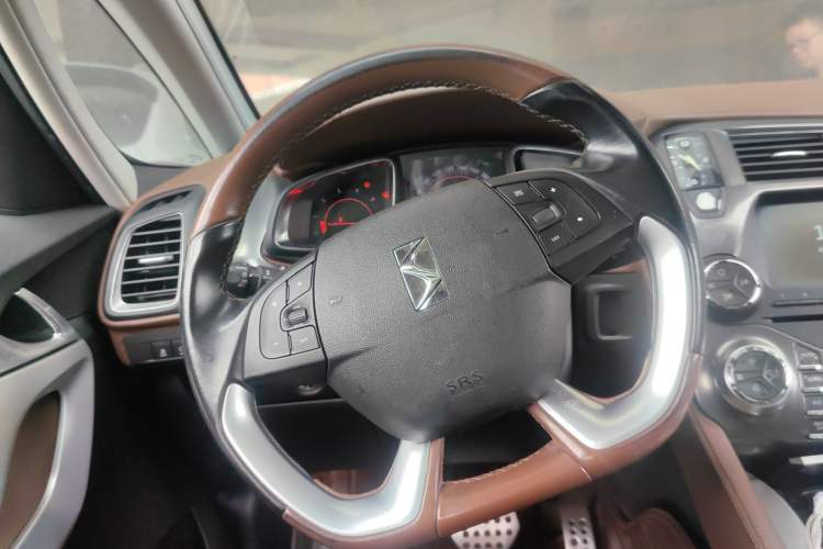 Used DS 5 2015 1.8T Prestige Edition THP200 Steering Wheel