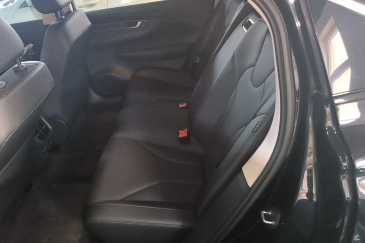 Used Hongqi E-QM5 2022 431 km Charge & Enjoy Edition
