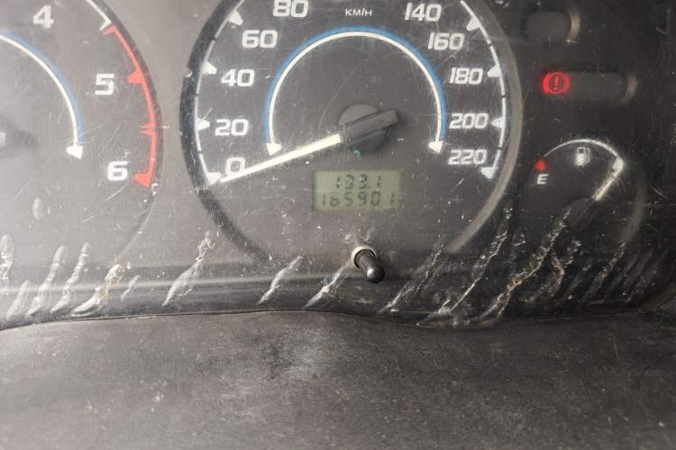 Used JMC Transit 2019 2.8T Commercial Version Long Wheelbase Mid-Roof 6-Seater Rear Single Tire China VI Emission Standard – JX493 Odometer Close Up