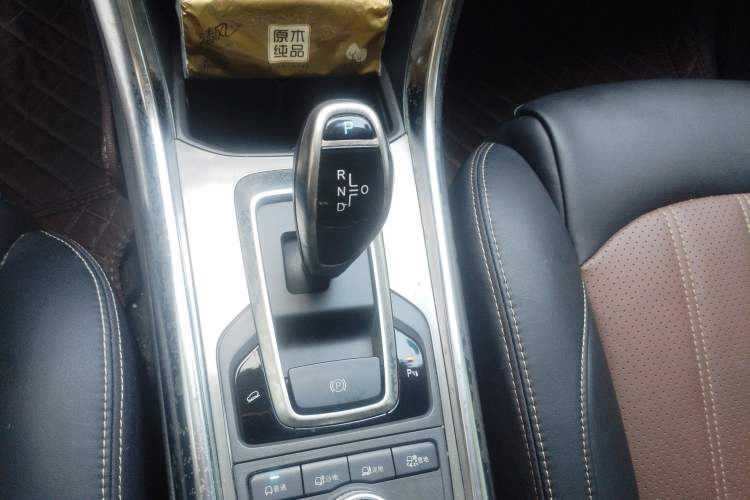 Used BYD Song New Energy 2017 Song DM 1.5TID All-Wheel Drive Luxury Model Gear Lever