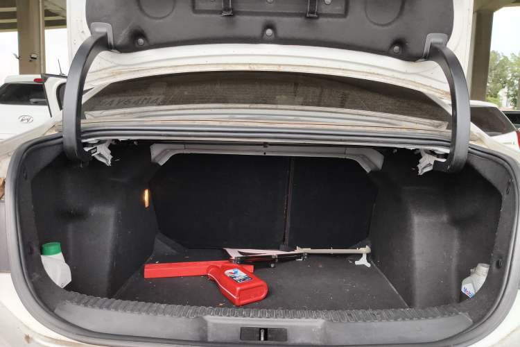 Used DS 5LS 2015 1.6T Style Edition THP160 Trunk