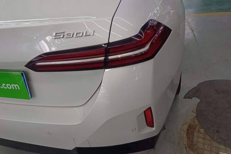 Used BMW 5 Series 2024 530Li Luxury Edition M Sport Package Right Rear Taillight