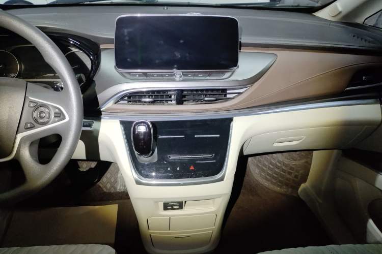 Used Buick GL8 2023 Land Executive Class Smart Enjoyment Model