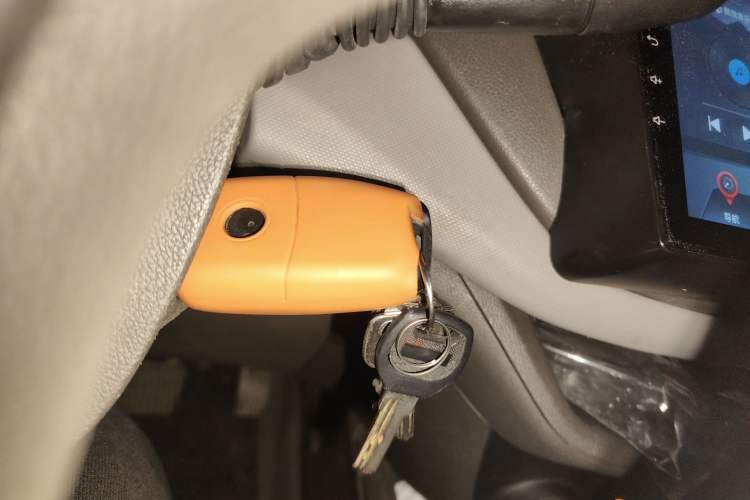 Used Chevrolet Lova RV 2016 1.5L Automatic Comfort Edition
