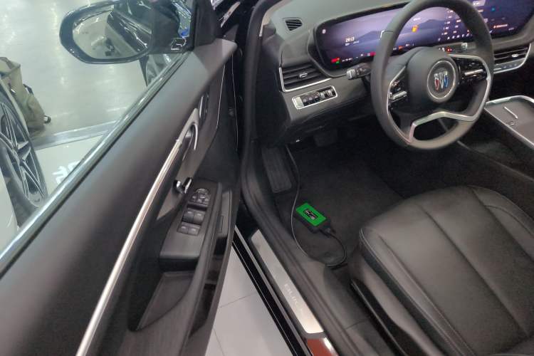 Used Buick LaCrosse 2025 28T Platinum Edition