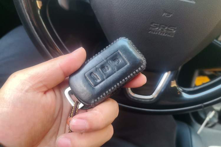 Used Mitsubishi Outlander 2016 2.4L 4x4 Elite Edition 5 Seats Vehicle Key