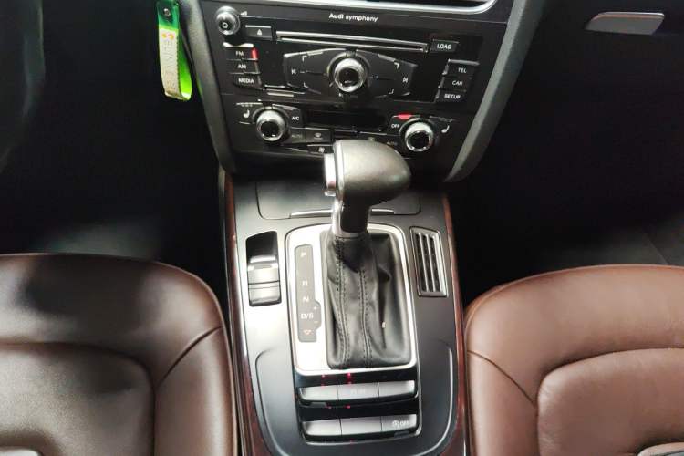 Used Audi A4L 2015 35 TFSI Automatic Comfort Model Gear Lever