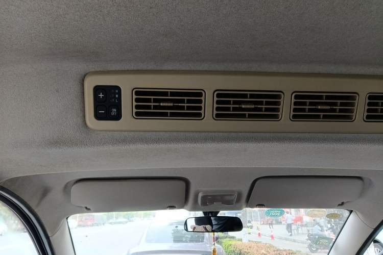 Used Dongfeng Fengon 330 2014 1.5L Manual Utility Version DK15 Headliner