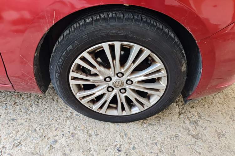 Used Buick GT 2015 15N Automatic Elite Version Right Front Wheel Hub