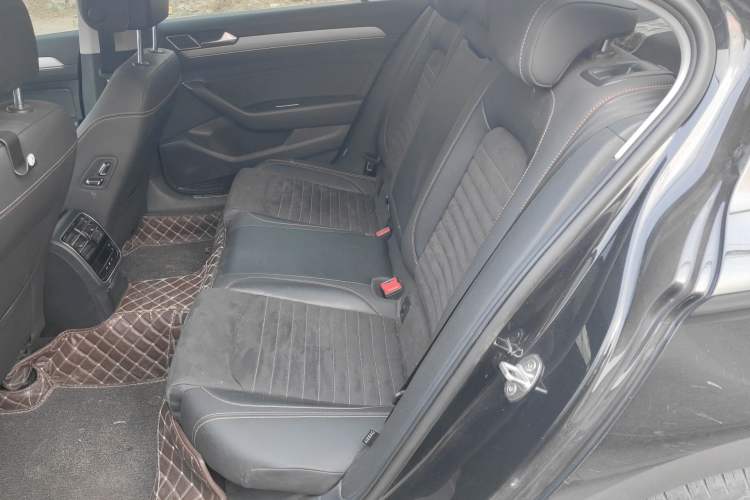 Used Volkswagen Magotan 2021 330TSI DSG 30th Anniversary Edition Left Rear Seat