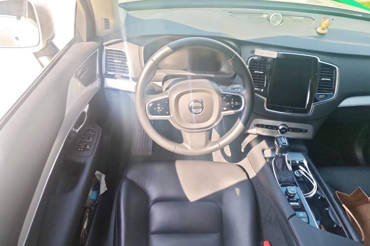 Used Volvo XC90 2018 T6 Zhiyi Edition 7-Seater
