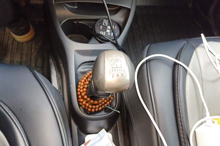 Used Nissan Livina 2013 Jingrui 1.6XL Manual Comfort Edition Gear Lever