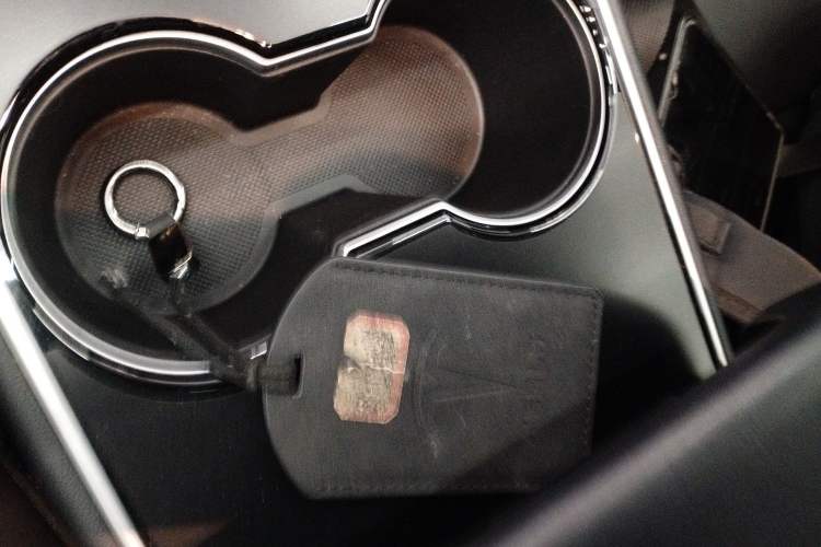 Used Tesla Model 3 2019 Standard Range Rear-Drive Upgraded Version Interior 1