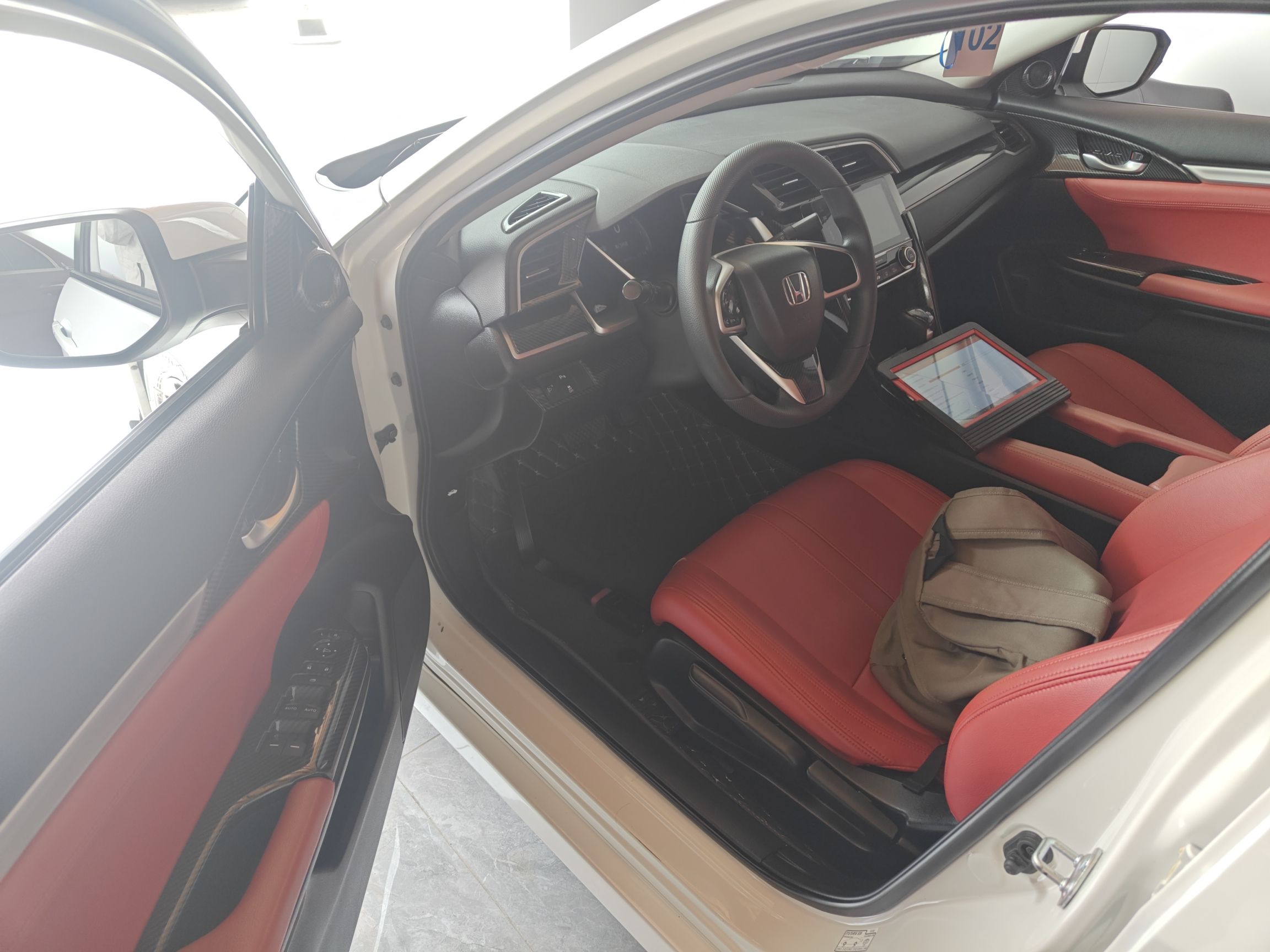 Переднее сиденье в автомобиле