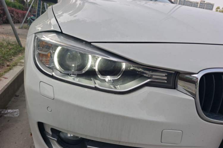 Used BMW 3 Series 2014 320Li Fashion Model Right Front Headlight