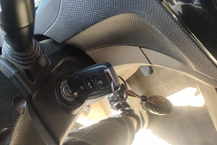 Used Wuling Hongguang 2014 1.5L S Luxury Model
