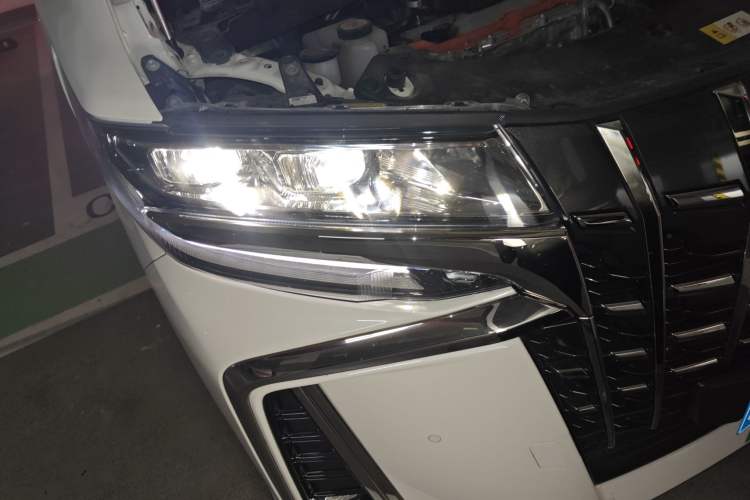 Used Toyota Alphard 2023 Dual-Motor 2.5L Premium Golden Edition