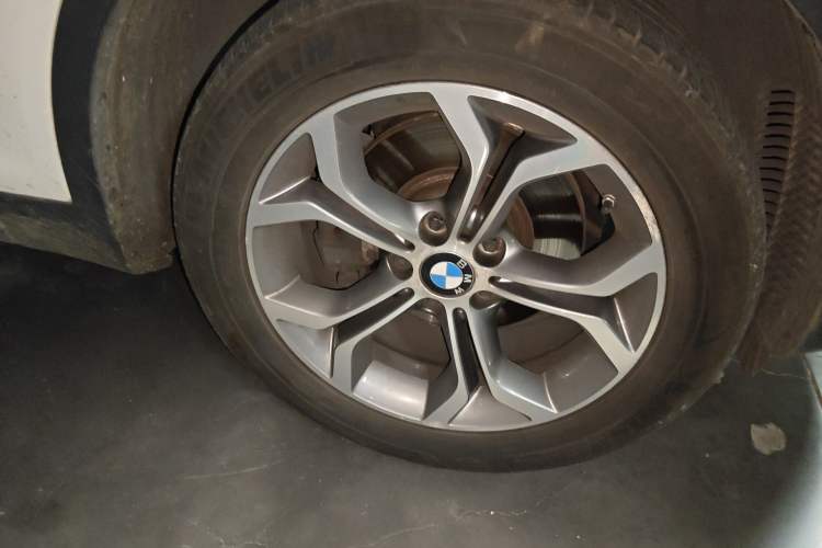 Used BMW X4 2014 xDrive20i X Design Package Right Front Wheel Hub