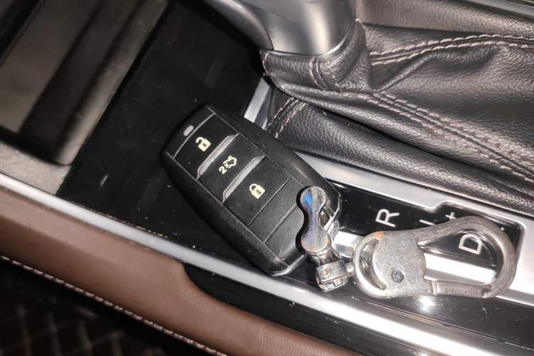 Used CHANGAN Raeton CC 2018 1.5T Automatic Elegant Starry Edition China V Standard
