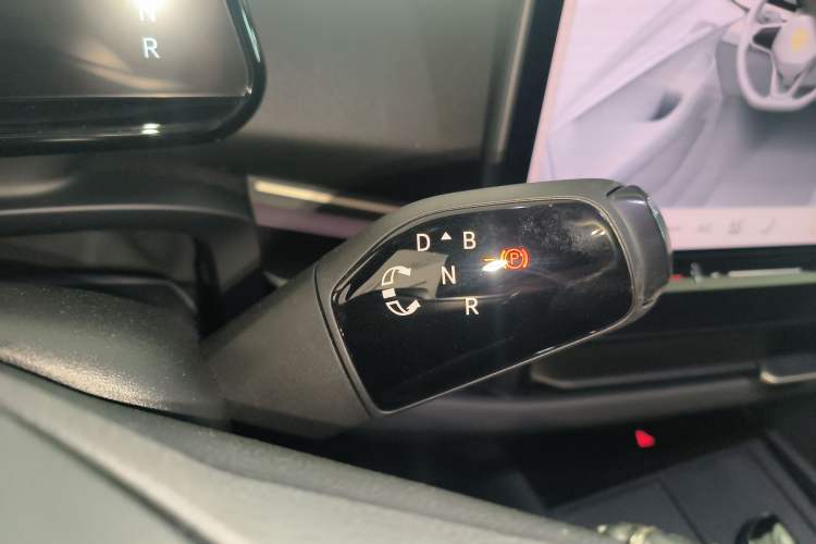 Used Volkswagen ID.UNYX 2024 Pro Long-Range Version
