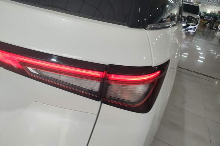 Used Wuling Jiachen 2022 1.5T CVT Smart Luxury Version
