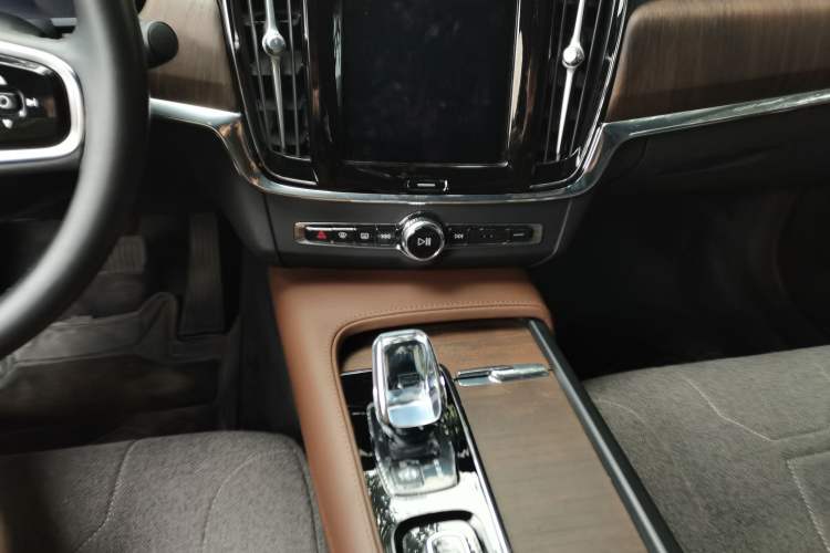 Used Volvo S90 2024 B5 Zhiyuan Luxury Edition