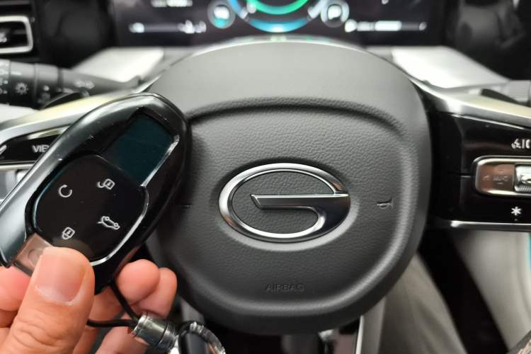 Used GAC Trumpchi GS8 2022 Flagship Series 2.0 TGDI Four-Wheel Drive Luxury Smart Connectivity Version (7 Seats) Vehicle Key