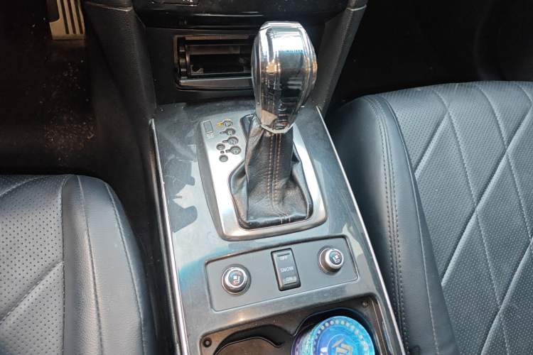 Used Infiniti FX 2011 FX35 Supreme Edition Gear Lever